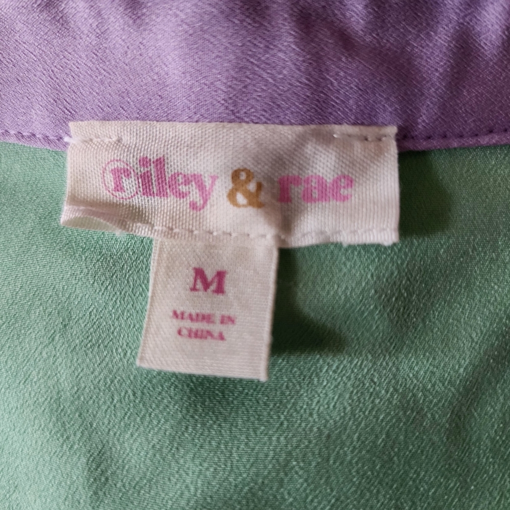 🔥Riley & Rae Colorblocked Tie-Neck Blouse - Picture 14 of 17